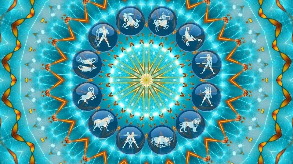 2024 Lucky Month: 2024-ல் எந்த ராசியினருக்கு எந்த மாதம் லக் தெரியுமா? வாங்க பார்க்கலாம்!