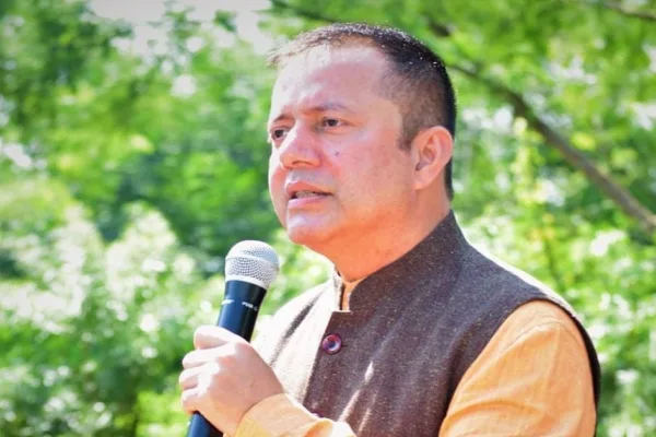 கிசான் கா பேட்டா, கான்வ சே நிகலா, ஐஐஎம் சே பதா, பாதத்தில் பனா ஐஐஎம் கா ஹீ டயரக்டர், ஹானி