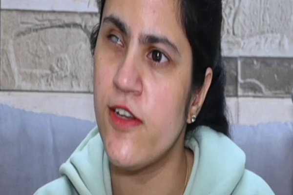 ஊக்குவிப்பு பேச்சாளரான பார்வை மாற்றுதிறனாளி பெண்