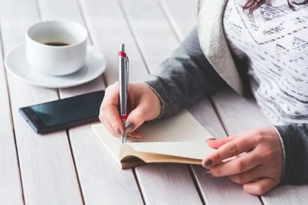 Career Horoscope: இந்த வாரம் தொழிலில் எச்சரிக்கையாக இருக்க வேண்டிய ராசிகள்!