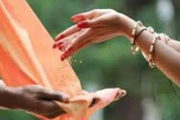 Makar Sankranti 2024 : மகர சங்கராந்தியில் தவறுதலாக கூட இதை செய்யாதீங்க..  சூரிய பகவான் கோபத்துக்கு ஆளாகி விடுவார்கள்!