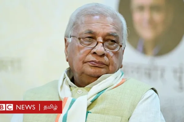 கேரளா: மாணவர் அமைப்புக்கு எதிராக ஆளுநர் திடீரென சாலையில் அமர்ந்து 2 மணி நேரம் போராட்டம் - என்ன நடந்தது?