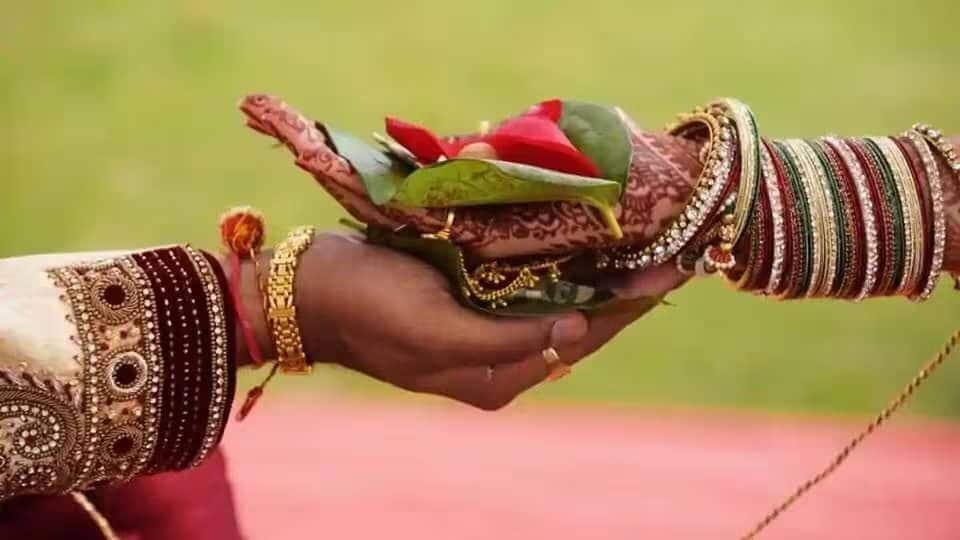 Vastu Shastra : இந்த மலர்களை மட்டும் திருமண பரிசாக கொடுங்கள்.. மற்ற பூக்களை கொடுக்காதீர்கள்.. வாஸ்து சொல்வது என்ன?