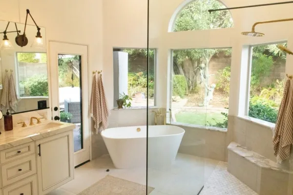 Bathroom vastu tips: குளியலறையில் உள்ள இந்த பொருட்கள் இருக்கா?  கொஞ்சம் ஜாக்கிரதை!