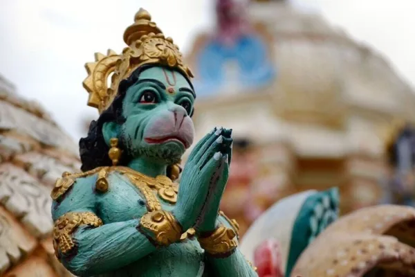 Hanuman Vazhipadu: இங்குள்ள ஆஞ்சநேயருக்கு வெற்றிலை மாலை அணிவித்தால் கிடைக்கும் நன்மை என்ன தெரியுமா?