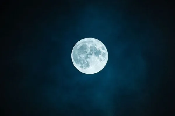 First Full Moon : இந்த வருடத்தின் முதல் பௌர்ணமி.. பூஜைக்கு உகந்த நேரம் இதுதான்!