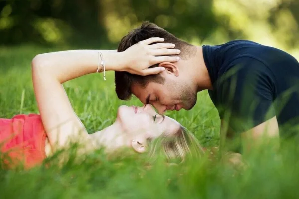 Love Horoscope : அவசரப்பட்டு எந்த முடிவுக்கும் வர வேண்டாம்.. பொறுமையும் புரிதலும் முக்கியம்.. இன்றைய காதல் ராசிபலன்!