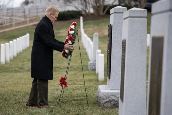 ஊழியர் பாதுகாப்பு நகர மண்டபத்தை நடத்தும் நாசா நினைவு நாளைக் கடைப்பிடிக்கிறது