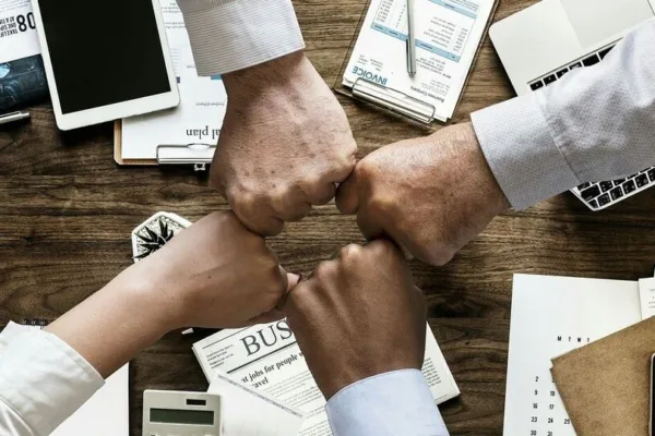 Best Co-workers : இந்த ராசிக்காரர்கள் கூட்டணி சேர்ந்தால், அலுவலக பணிகளில் அசத்தலாம்!