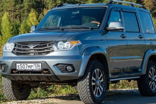 Car Vastu Tips: உங்கள் காரில் இந்த பொருட்களை கண்டிப்பாக வைக்க வேண்டிய பொருட்கள்!