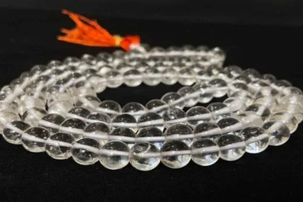 Sphatik Mala Benefits: செல்வத்தை பெருக்கி, மன அமைதி தரும் ஸ்படிக மாலை! வேறு என்ன நன்மைகள்