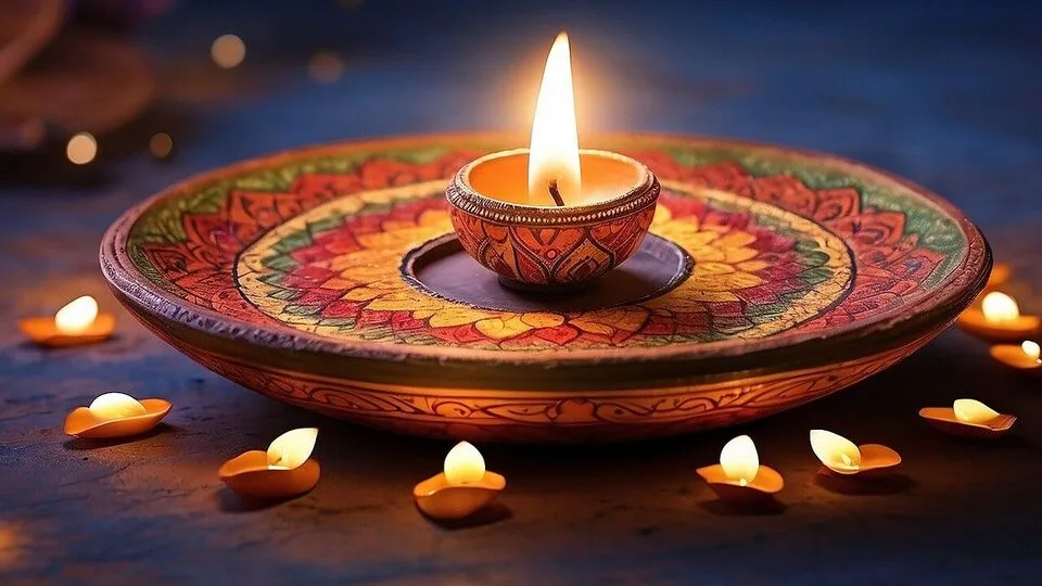 Deepam Benefits: வீட்டில் ஏன் மாலையில் கூட விளக்கு ஏற்ற வேண்டும்? விளக்கை ஏற்றி வைப்பதன் அர்த்தம் என்ன?