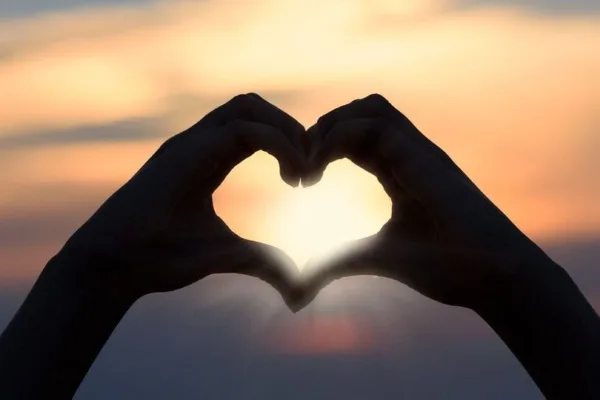 Love Horoscope: 'உங்கள் காதல் வாழ்க்கையில் இன்று கூடலா.. மோதலா' 12 ராசிகளுக்கான பலன்கள் இதோ!